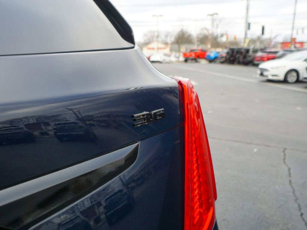 Used 2017 Cadillac XT5 FWD w/ LPO, Wheel Lock Package image 9