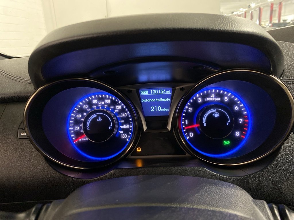 Used 2015 Hyundai Genesis 3.8 image 12