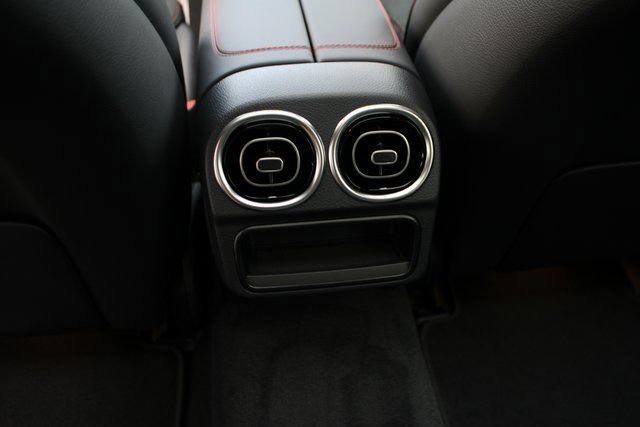 New 2025 Mercedes-Benz C 43 AMG 4MATIC Sedan image 31