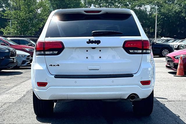Used 2021 Jeep Grand Cherokee Laredo X AWD/4WD image 3