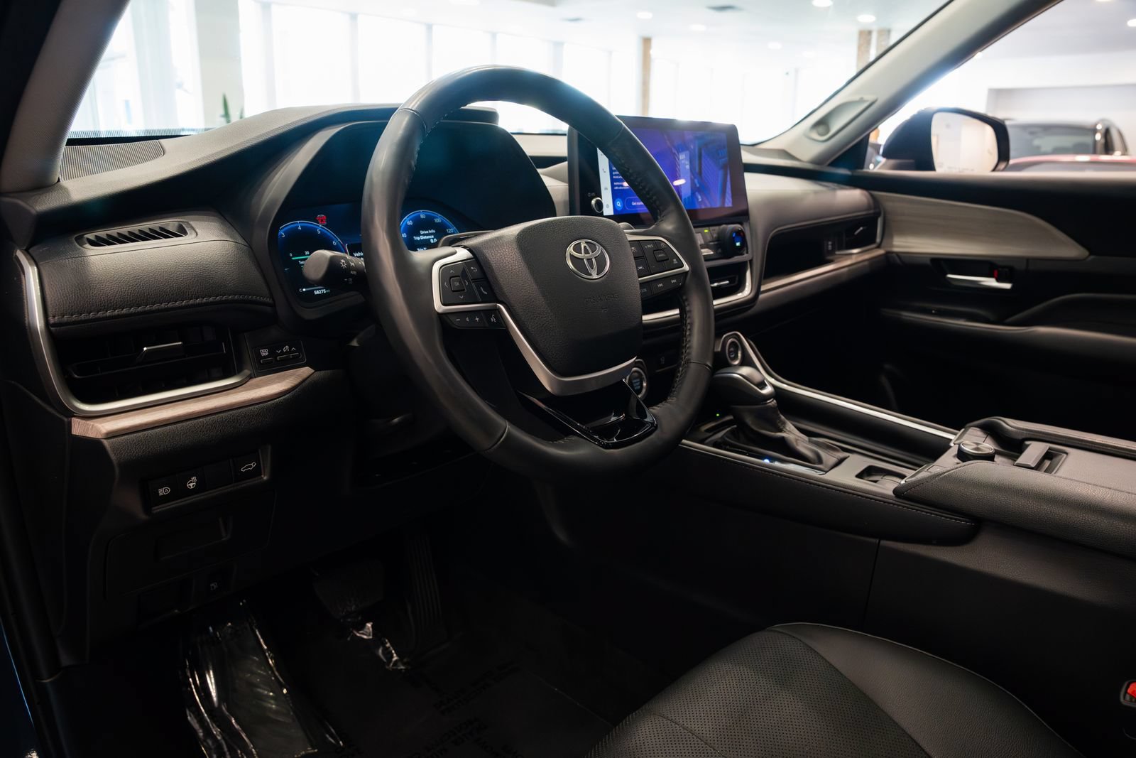 Used 2024 Toyota Grand Highlander AWD image 15