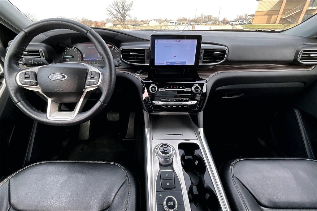 Used 2023 Ford Explorer Limited image 13
