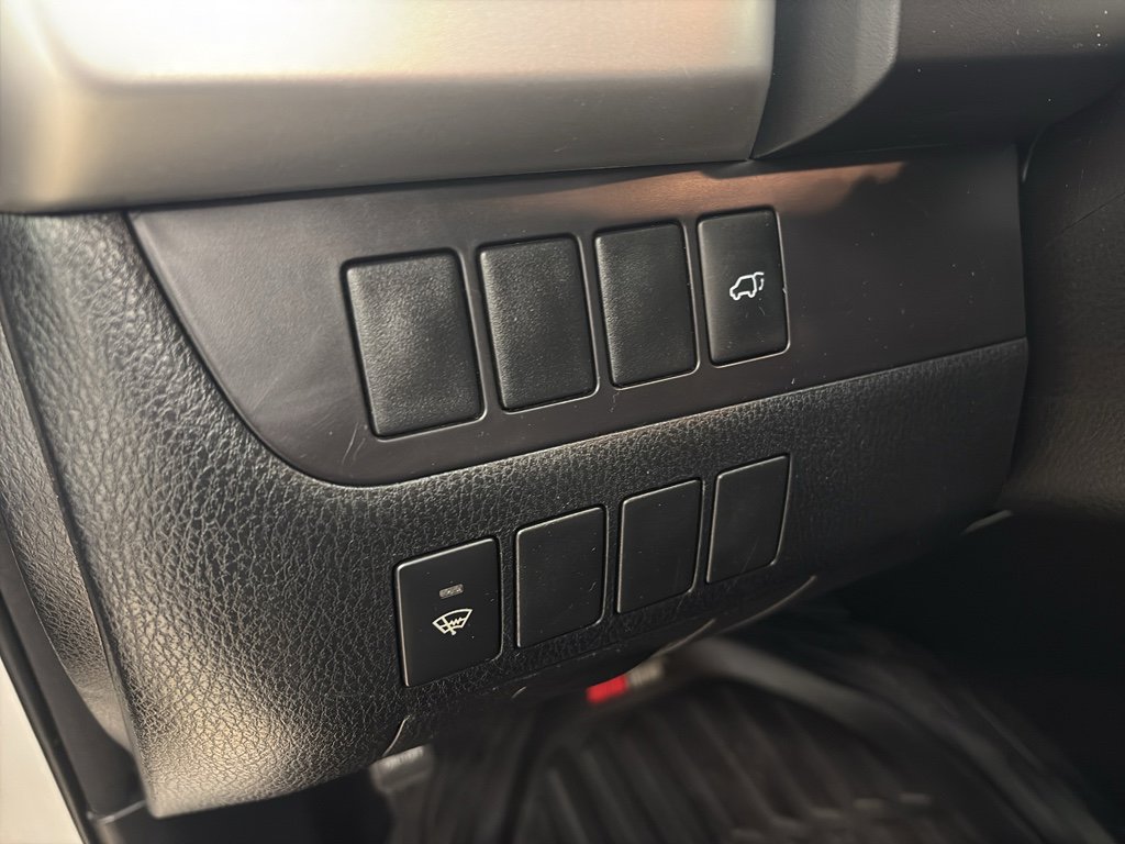 Used 2015 Toyota Highlander XLE image 23