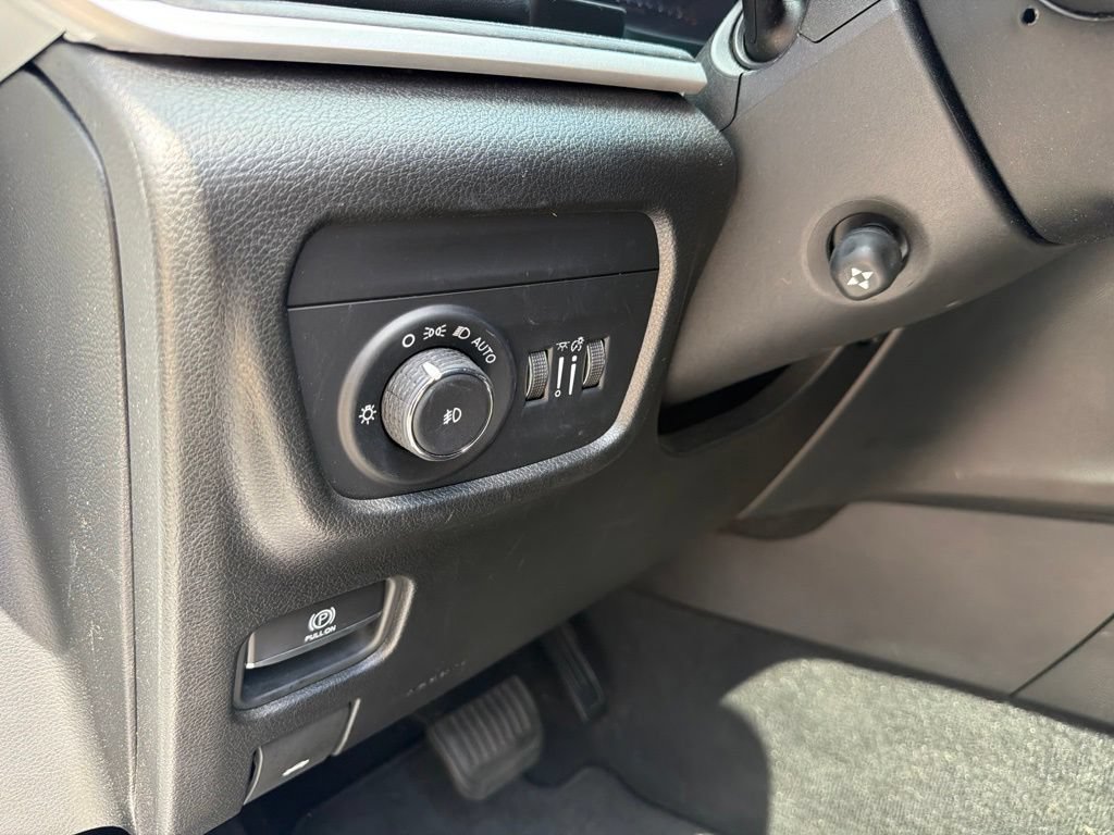 Certified 2023 Jeep Grand Cherokee Limited w/ Luxury Tech Group II AWD/4WD image 47