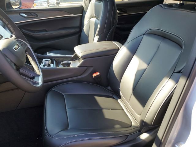 New 2025 Jeep Grand Cherokee L Limited w/ Black Appearance Package image 15