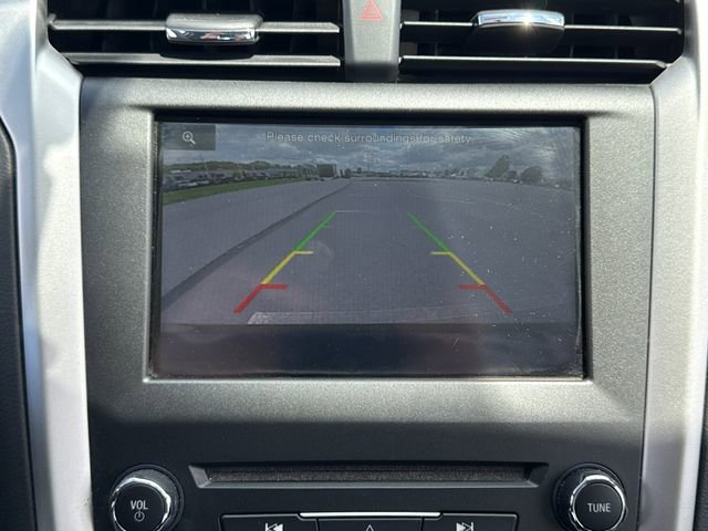Used 2016 Ford Fusion SE FWD image 28