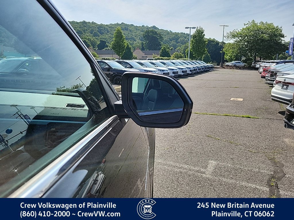 Certified 2023 Volkswagen Atlas Cross Sport SE w/ Panoramic Sunroof Package AWD/4WD image 34