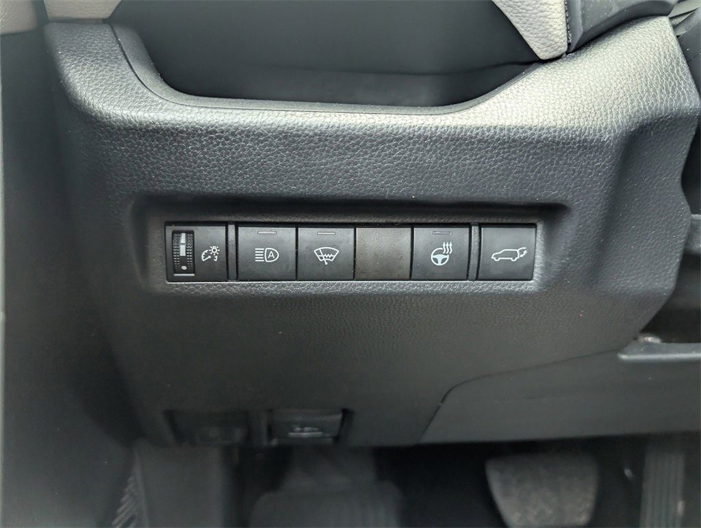 Used 2022 Toyota RAV4 XLE image 13