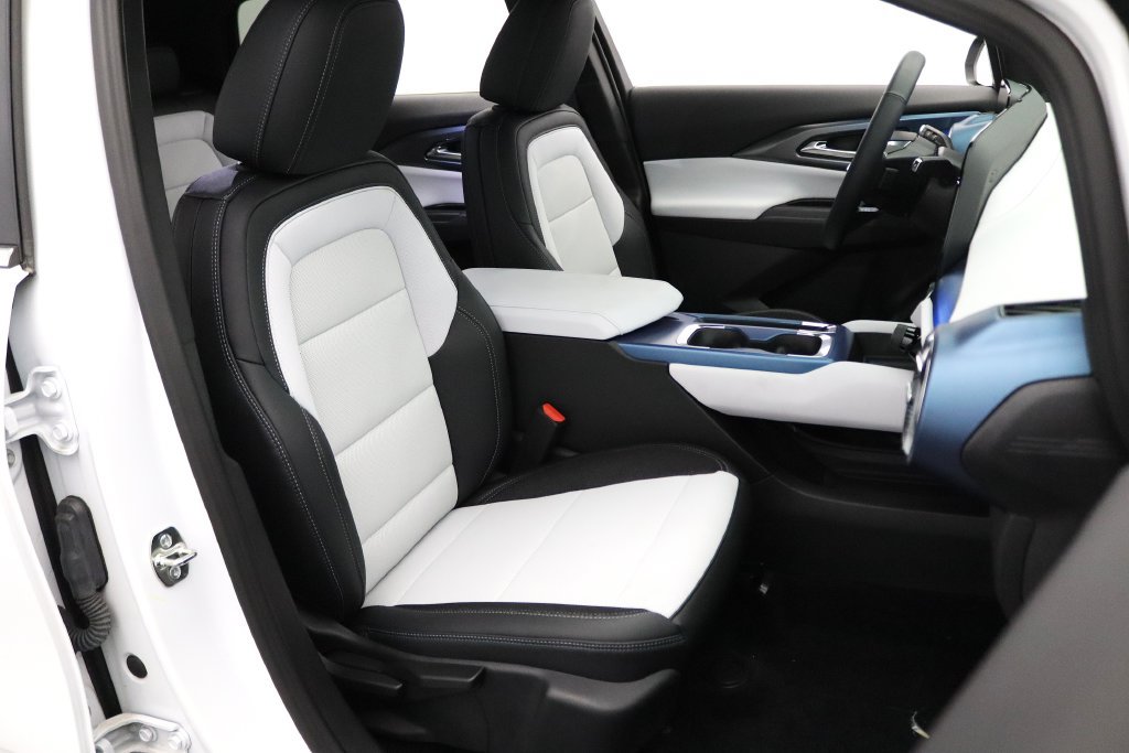 Certified 2025 Chevrolet Equinox EV LT FWD image 13