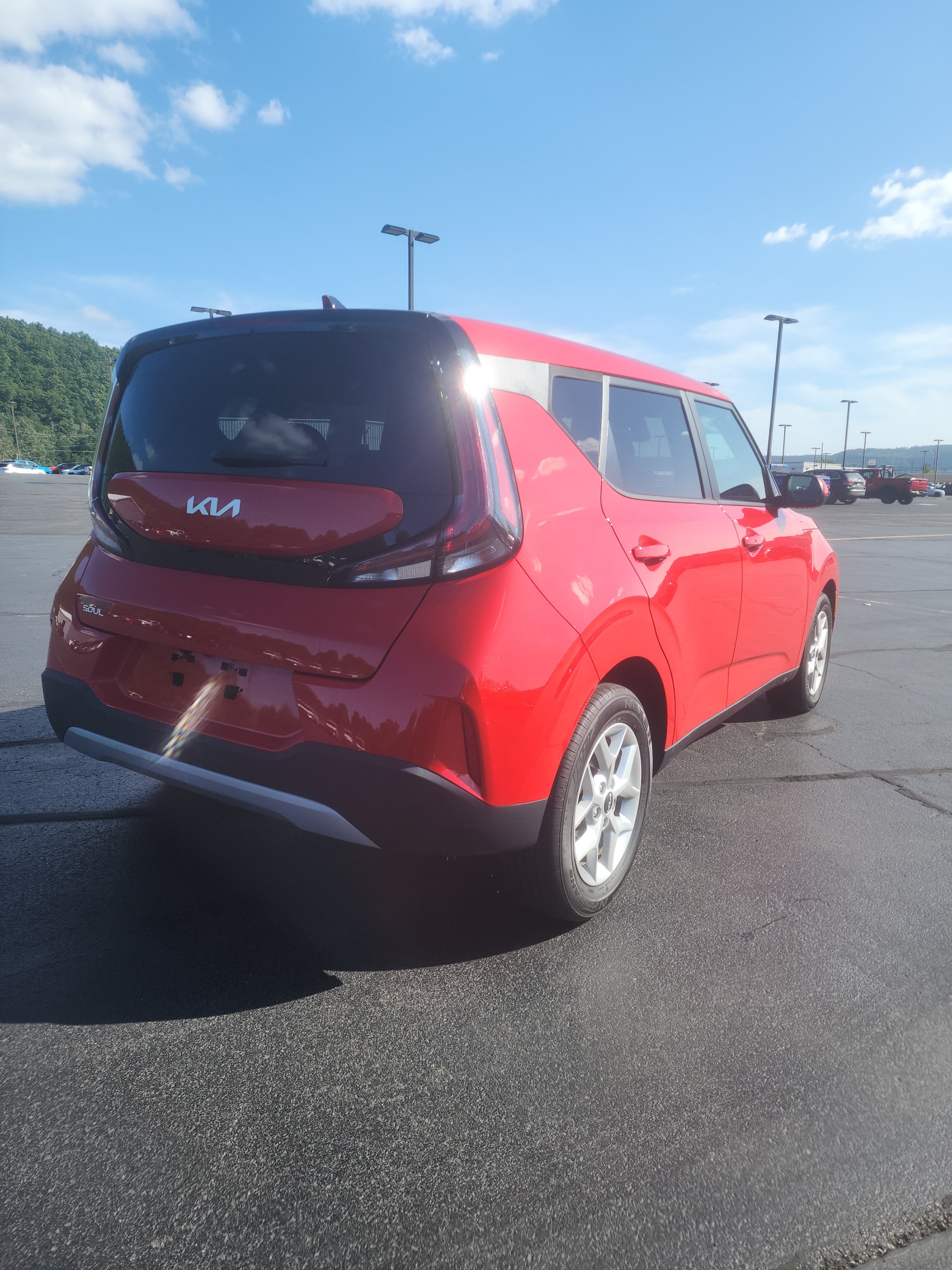 Used 2023 Kia Soul S FWD image 5