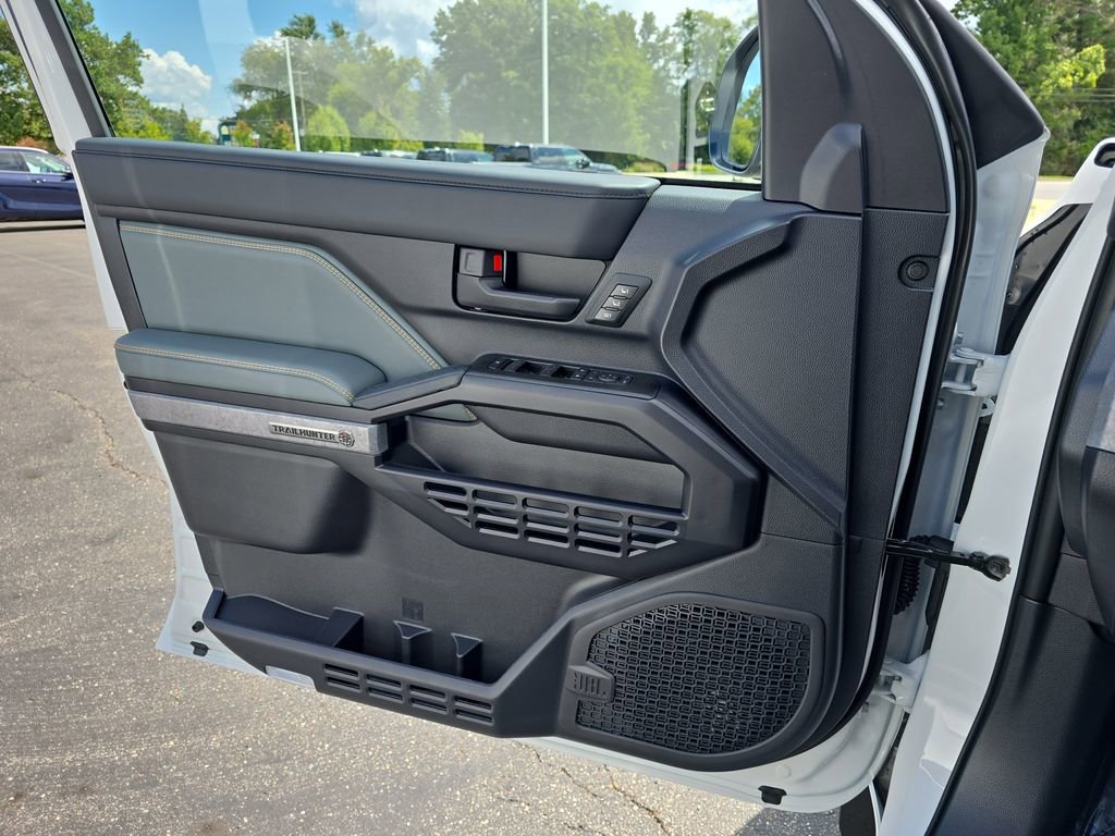 New 2025 Toyota 4Runner Trailhunter image 26