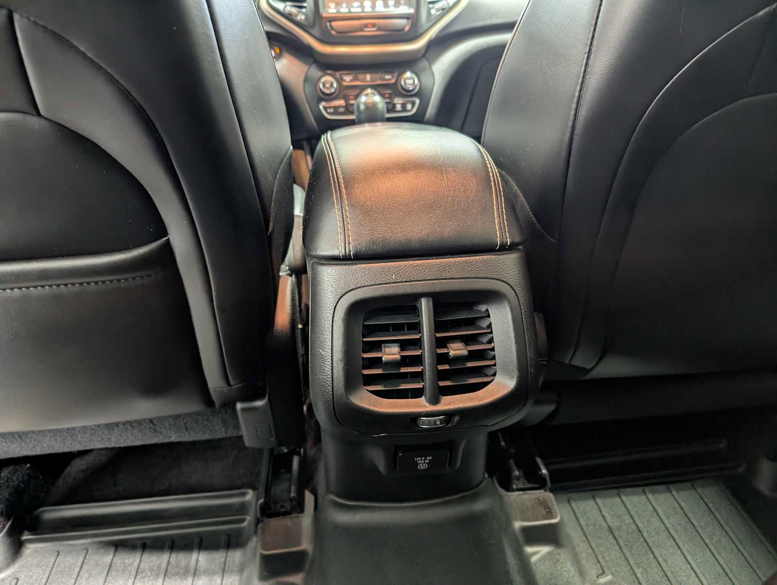 Used 2017 Jeep Cherokee Limited AWD/4WD image 21