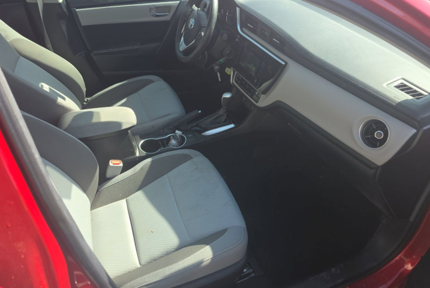 Used 2018 Toyota Corolla LE FWD image 8