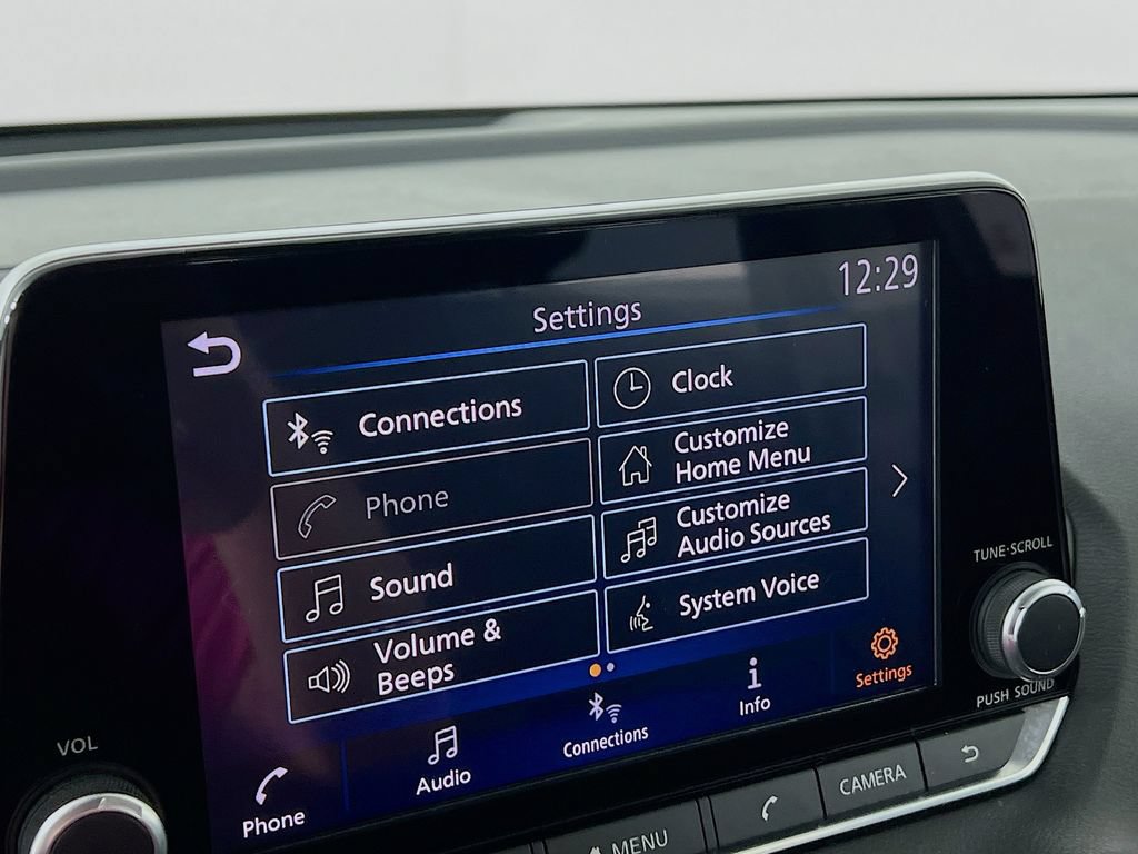 Used 2020 Nissan Sentra SV FWD image 13