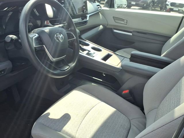 Used 2021 Toyota Sienna LE w/ LE Plus Package image 15
