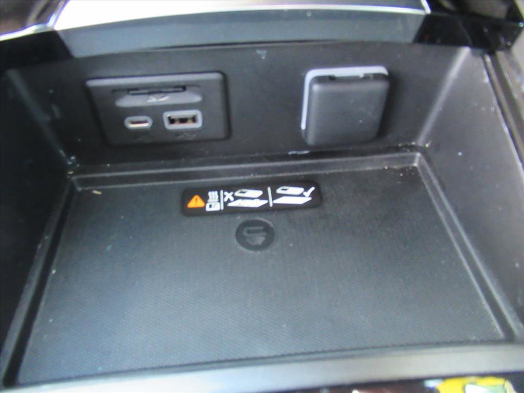 Used 2023 Buick Envision Avenir image 26