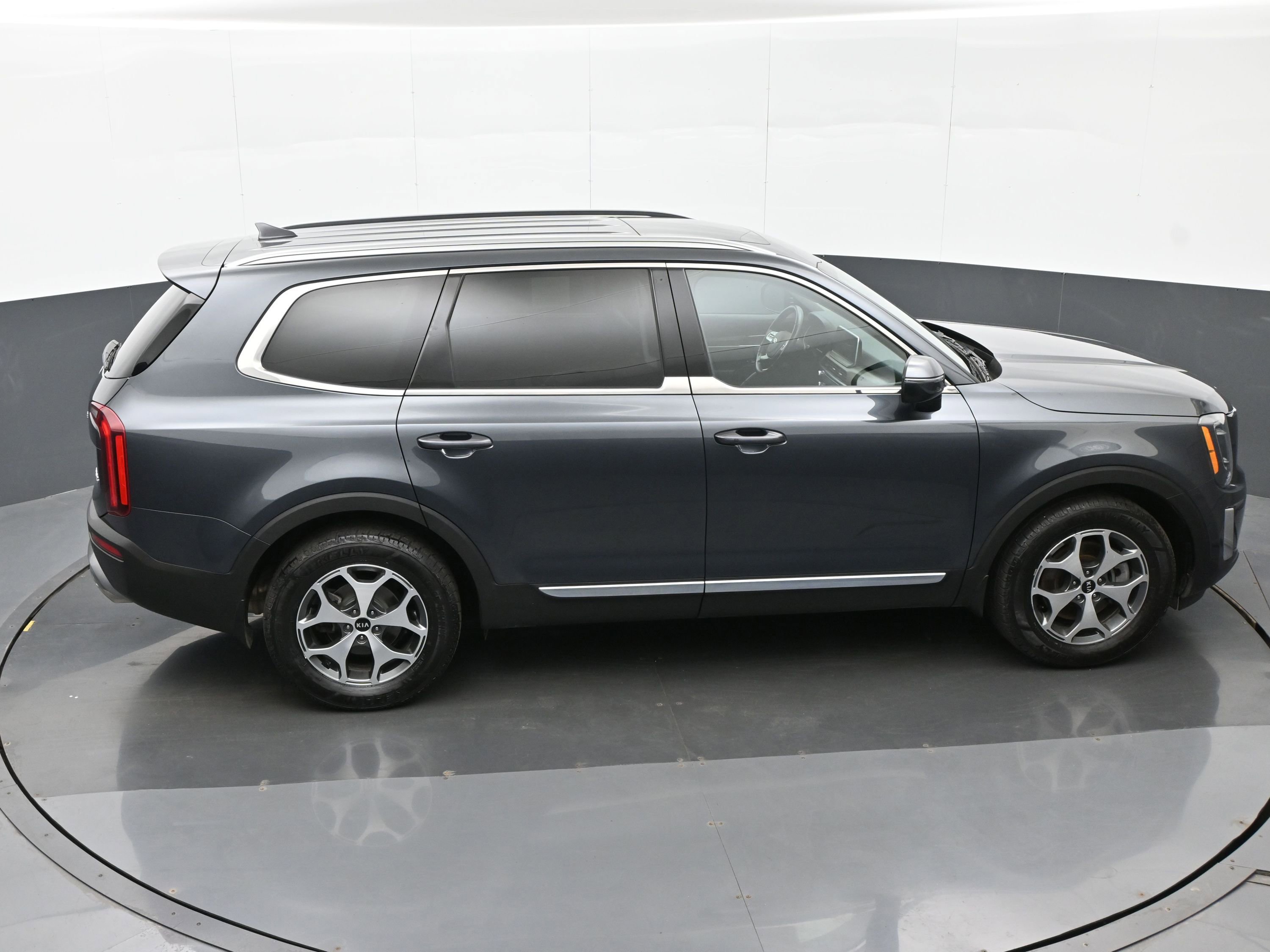 Used 2021 Kia Telluride EX image 39