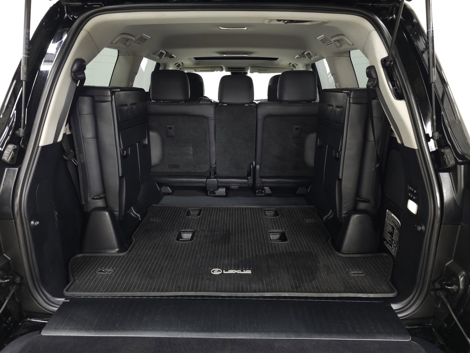 Used 2019 Lexus LX 570 4WD image 8