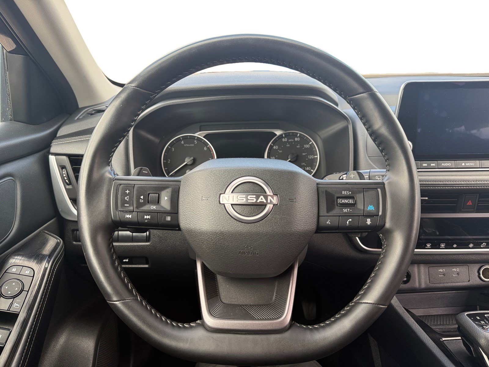 Used 2025 Nissan Rogue SV AWD/4WD image 11
