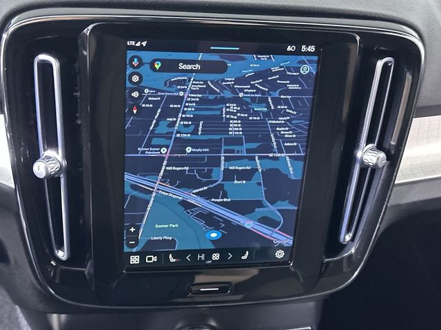 Used 2023 Volvo XC40 B5 Core image 37