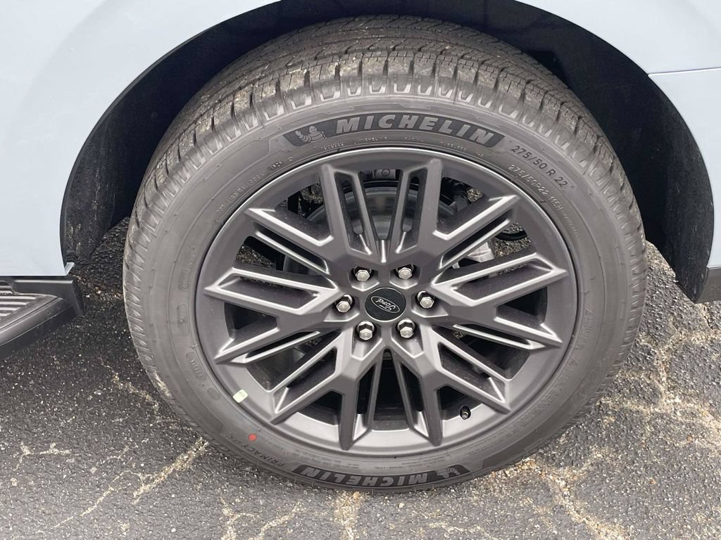 New 2026 Ford Expedition Platinum w/ Stealth Appearance Package AWD/4WD image 9