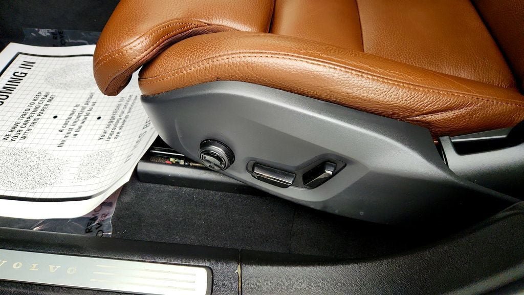 Used 2018 Volvo XC60 T8 Inscription w/ Advanced Package AWD/4WD image 12