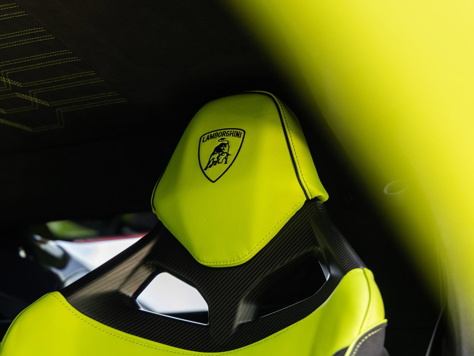 Used 2025 Lamborghini Revuelto AWD/4WD image 42