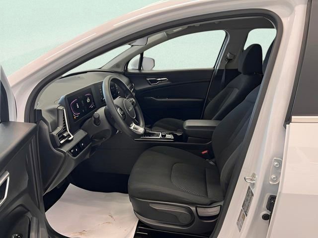 Used 2025 Kia Sportage LX image 18