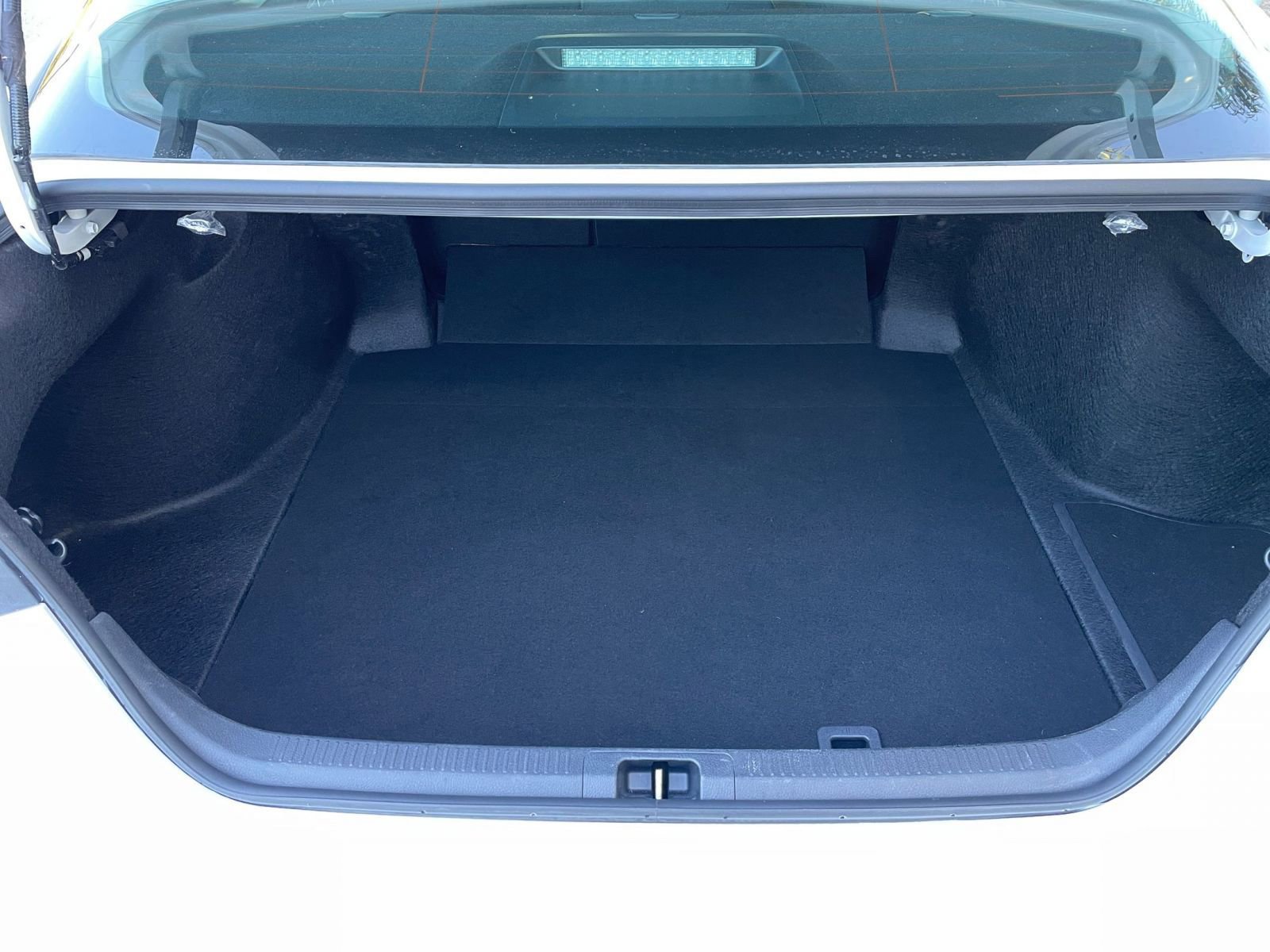 Used 2025 Toyota Camry LE image 31