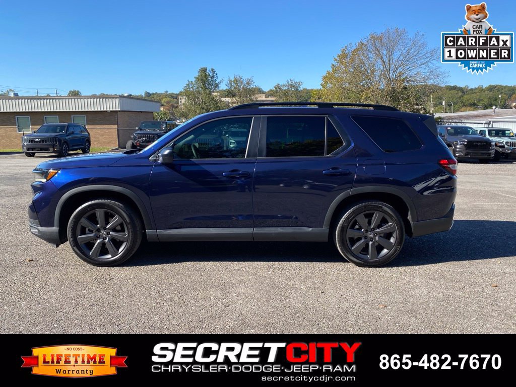 Used 2025 Honda Pilot Sport image 8