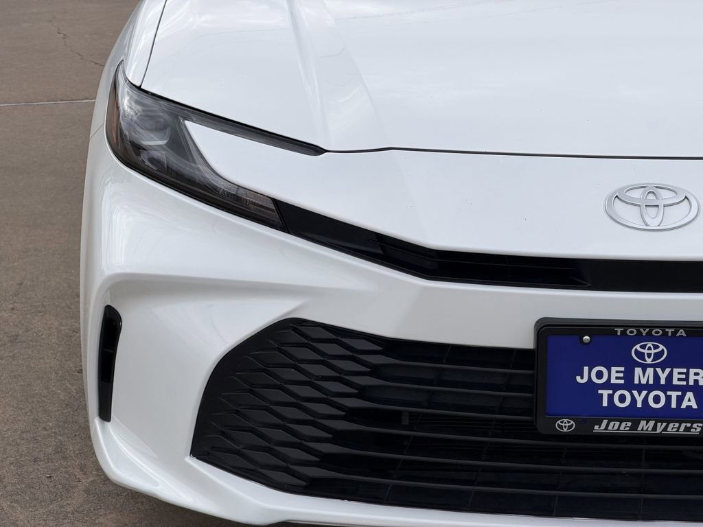 Used 2025 Toyota Camry LE FWD image 5