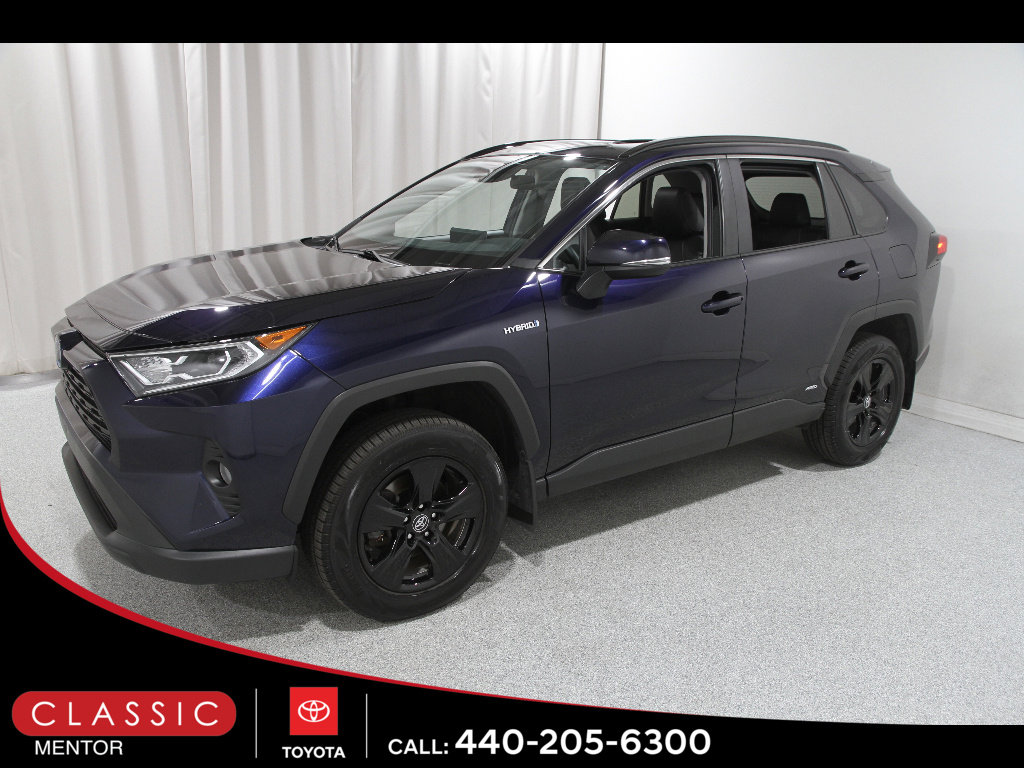 Certified 2020 Toyota RAV4 XLE w/ Convenience Package AWD/4WD image 3