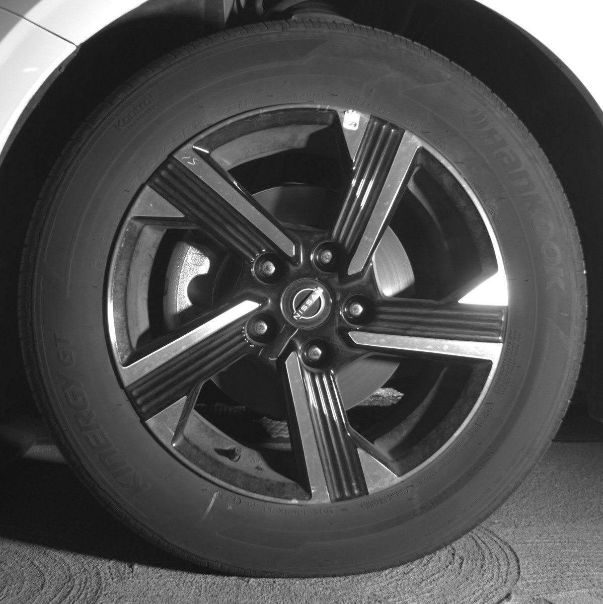 Used 2025 Nissan Sentra SV FWD image 12