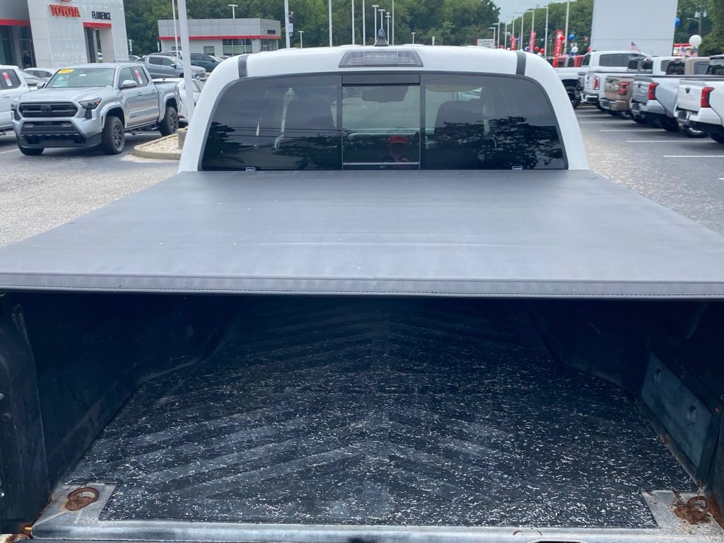 Used 2020 Toyota Tacoma SR5 RWD image 11