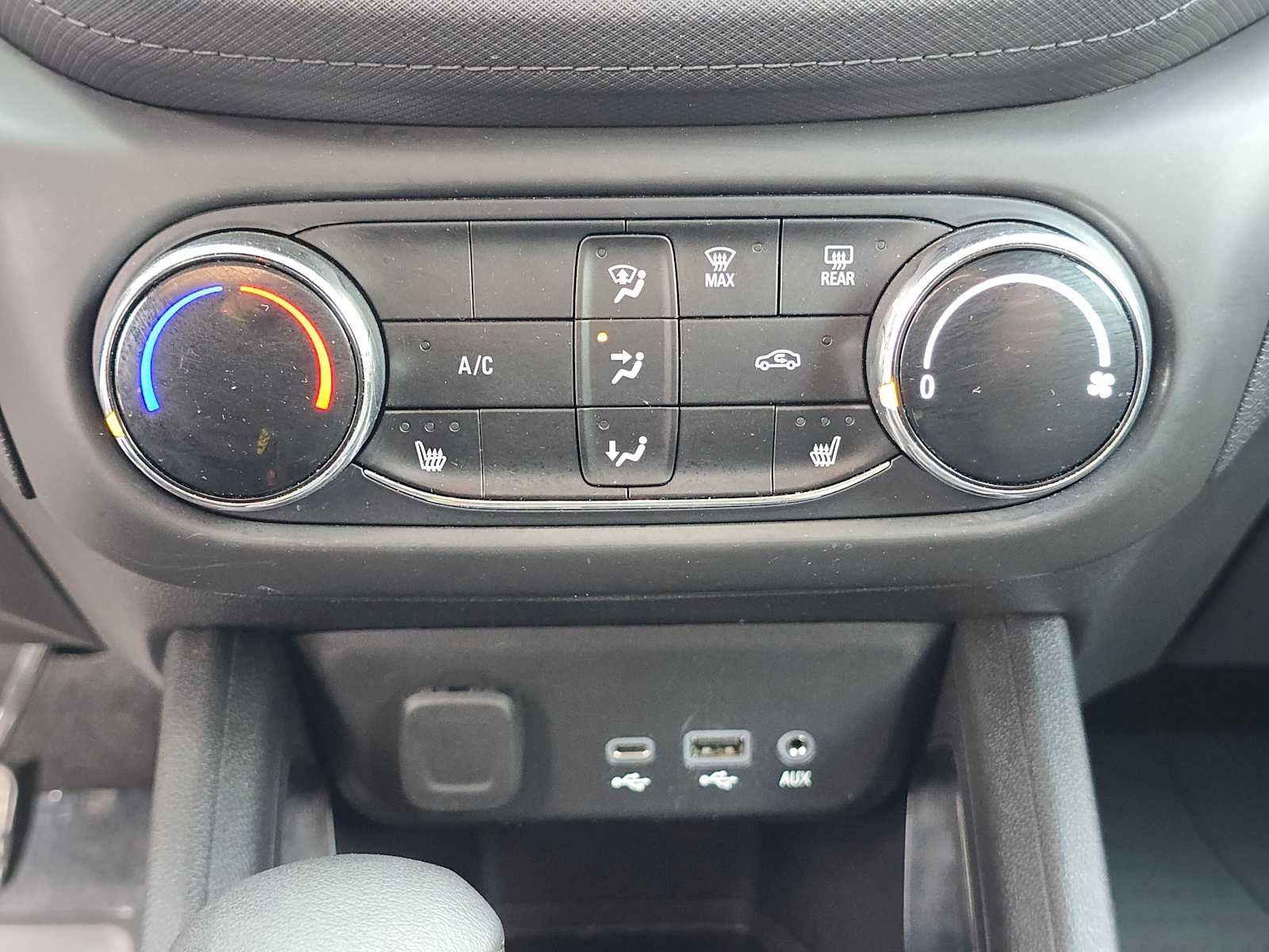 Used 2022 Chevrolet TrailBlazer LT w/ LPO, Blackout Package FWD image 33
