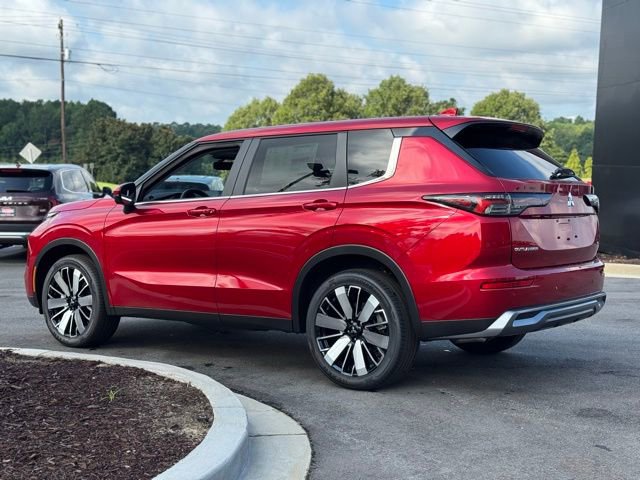 New 2025 Mitsubishi Outlander SE image 8