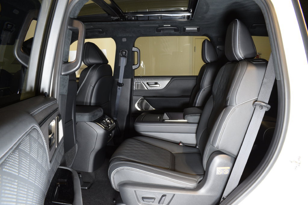 New 2027 INFINITI QX80 Autograph w/ Premium Cargo Package AWD/4WD image 30