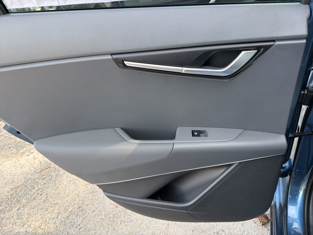 Certified 2025 Kia Niro EX image 22