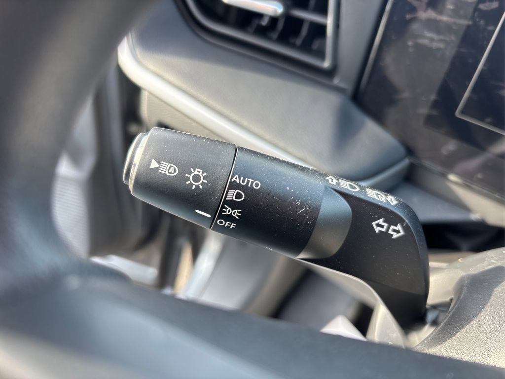 Used 2025 Nissan Kicks S image 24