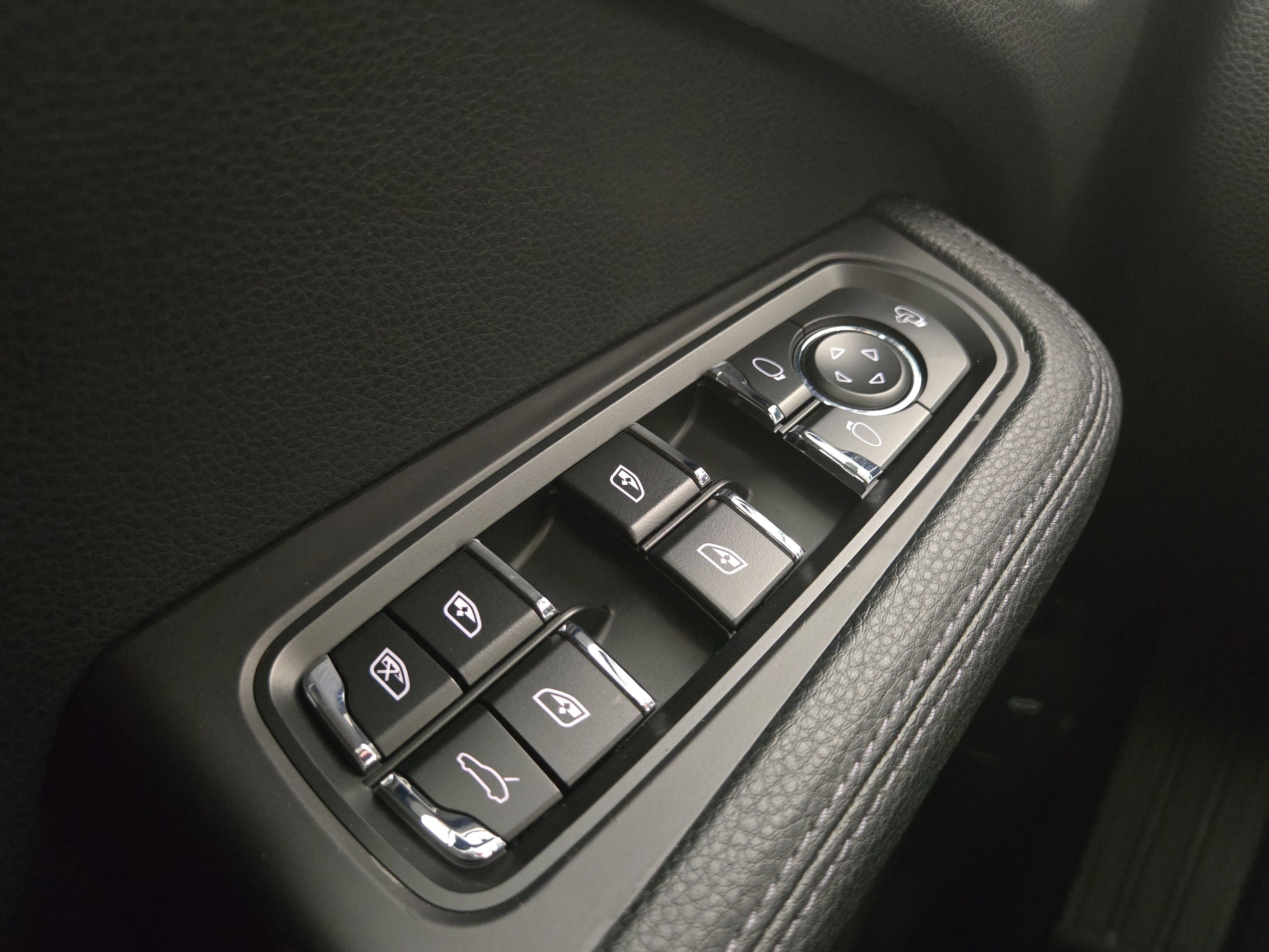 Used 2022 Porsche Macan image 29