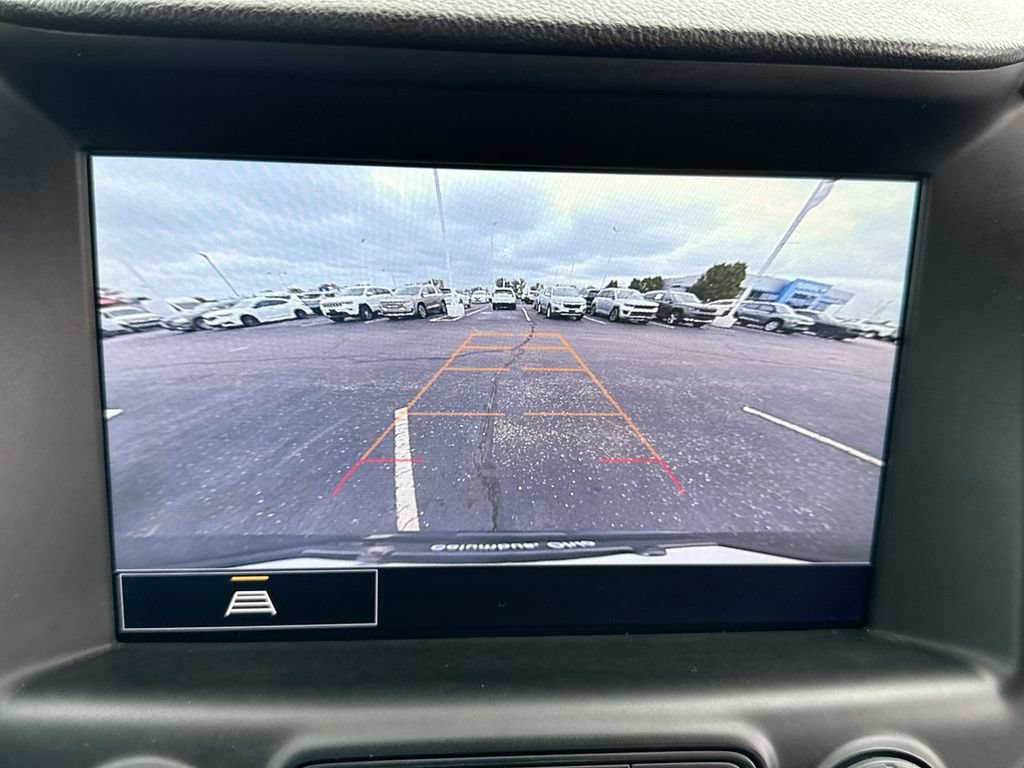 Used 2024 GMC Terrain SLT FWD image 17