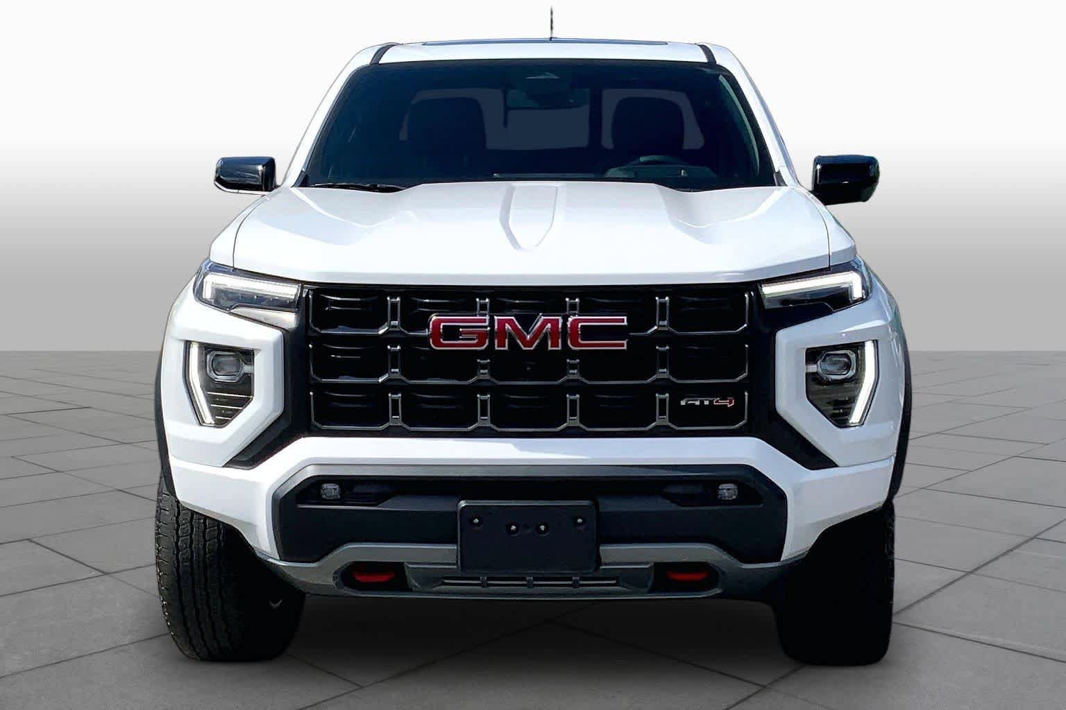 Used 2023 GMC Canyon AT4 w/ AT4 Premium Package AWD/4WD image 4