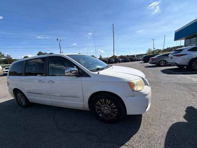 Used 2011 Chrysler Town & Country Limited FWD image 8