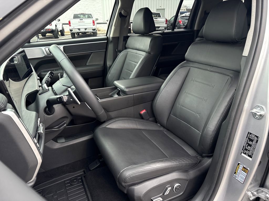 Used 2024 Hyundai Santa Fe Limited image 27