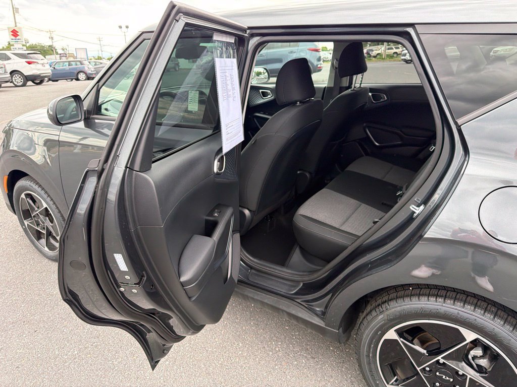 Used 2024 Kia Soul EX FWD image 15