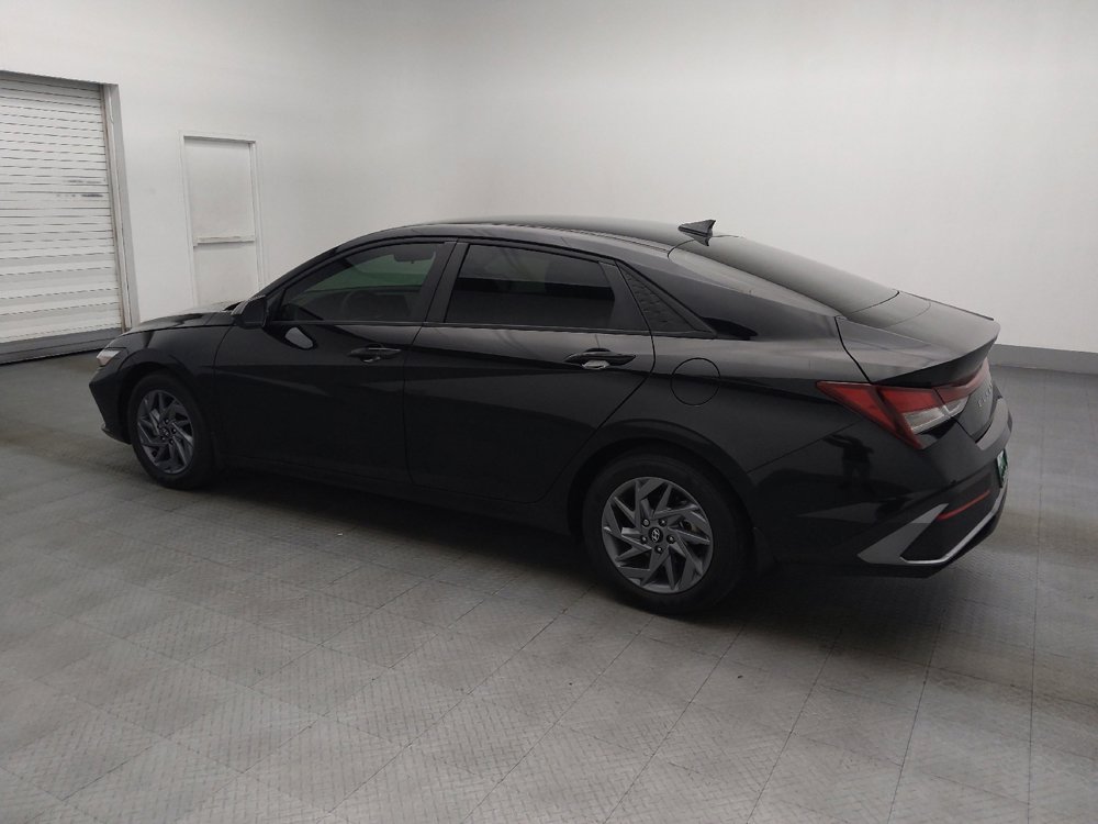 Used 2024 Hyundai Elantra SEL FWD image 3