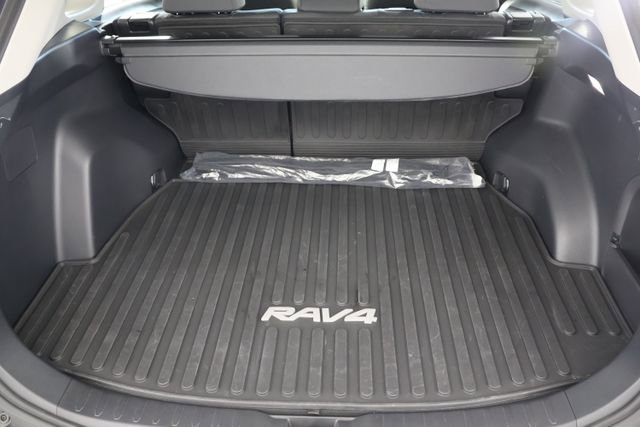 Used 2025 Toyota RAV4 XLE w/ Convenience Package image 22