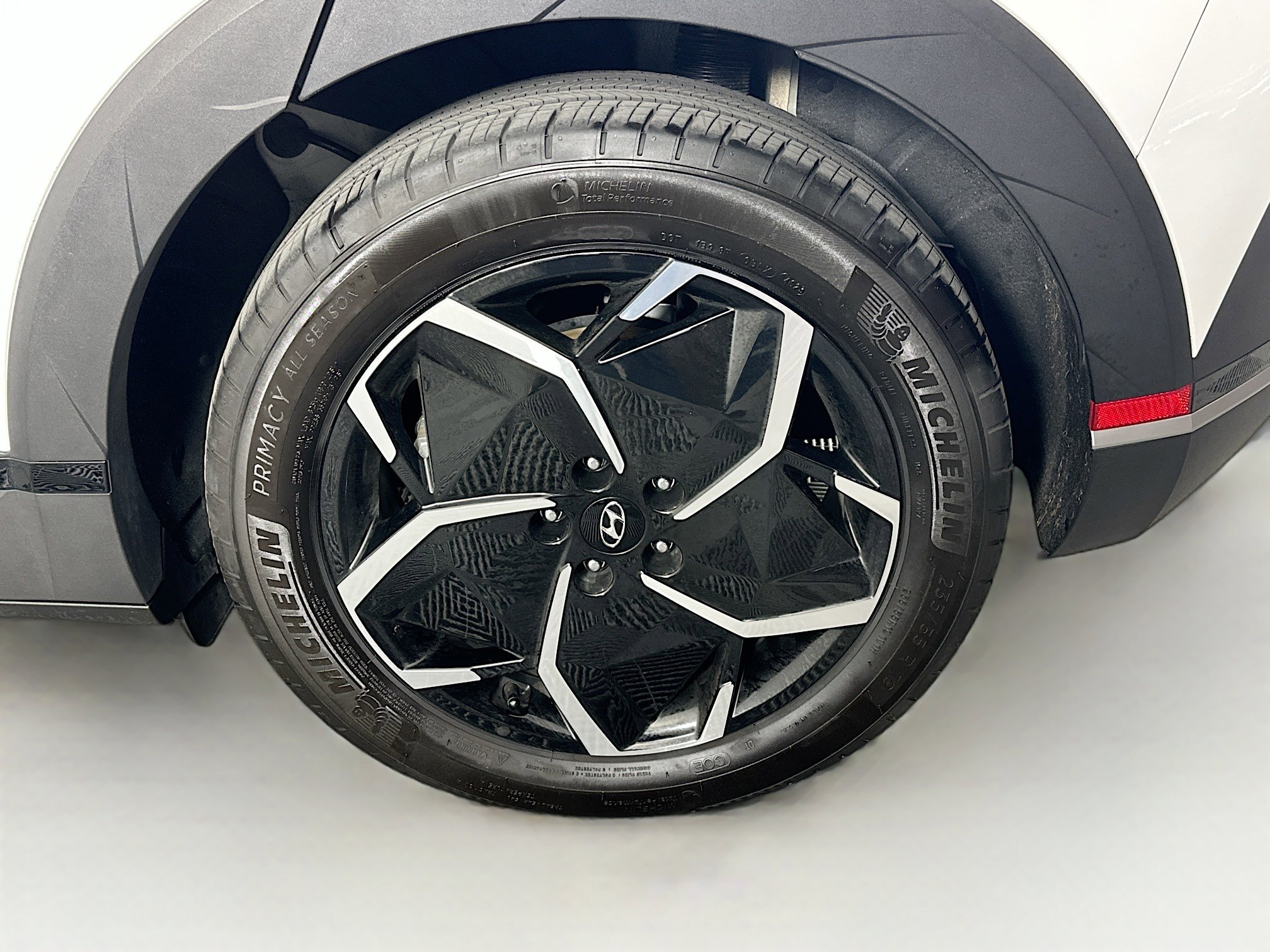 Used 2024 Hyundai Ioniq 5 SEL image 11