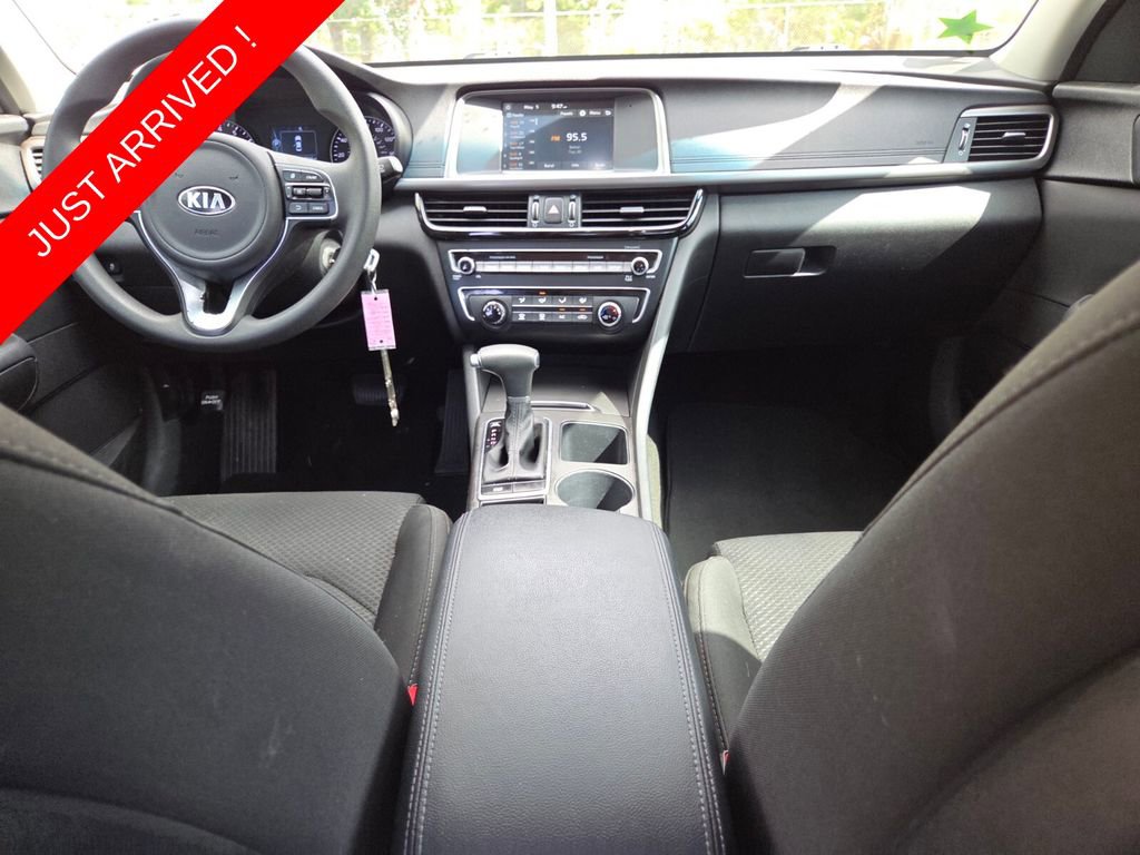 Used 2018 Kia Optima LX w/ 17" Alloy Wheels Package FWD image 5
