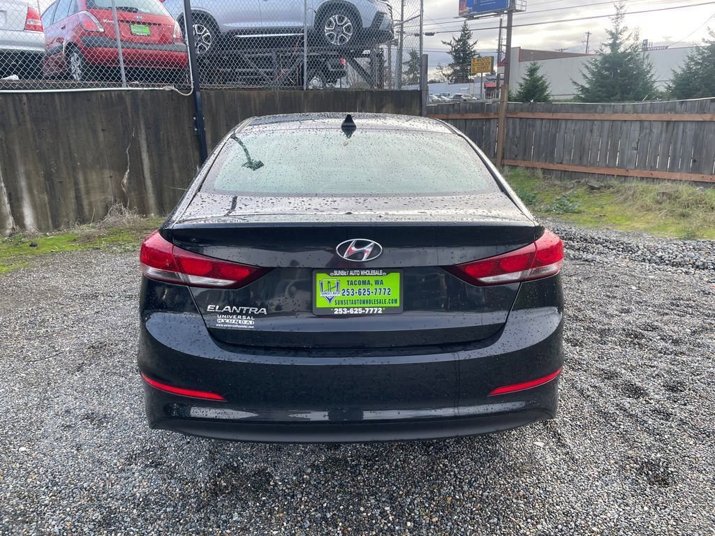 Used 2017 Hyundai Elantra SE image 5